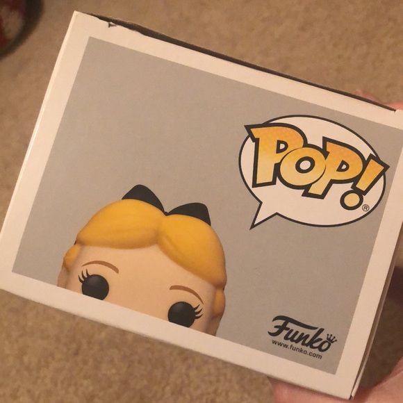 Funko Pop! Alice in Wonderland Alice (Curtsying) Vinyl Figure #1058 - Picture 6 of 6